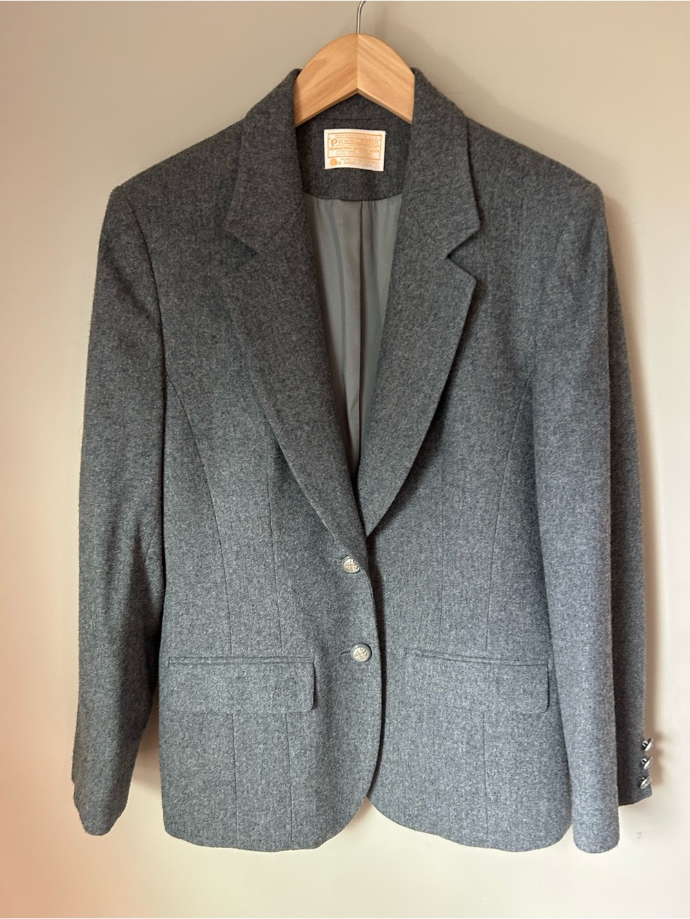 Pendleton Gray 100% Virgin Wool Blazer Women’s Equestrian Crest Buttons USA